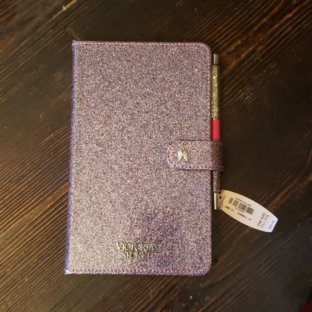 𝅺victoria secret notebook and pen. Set